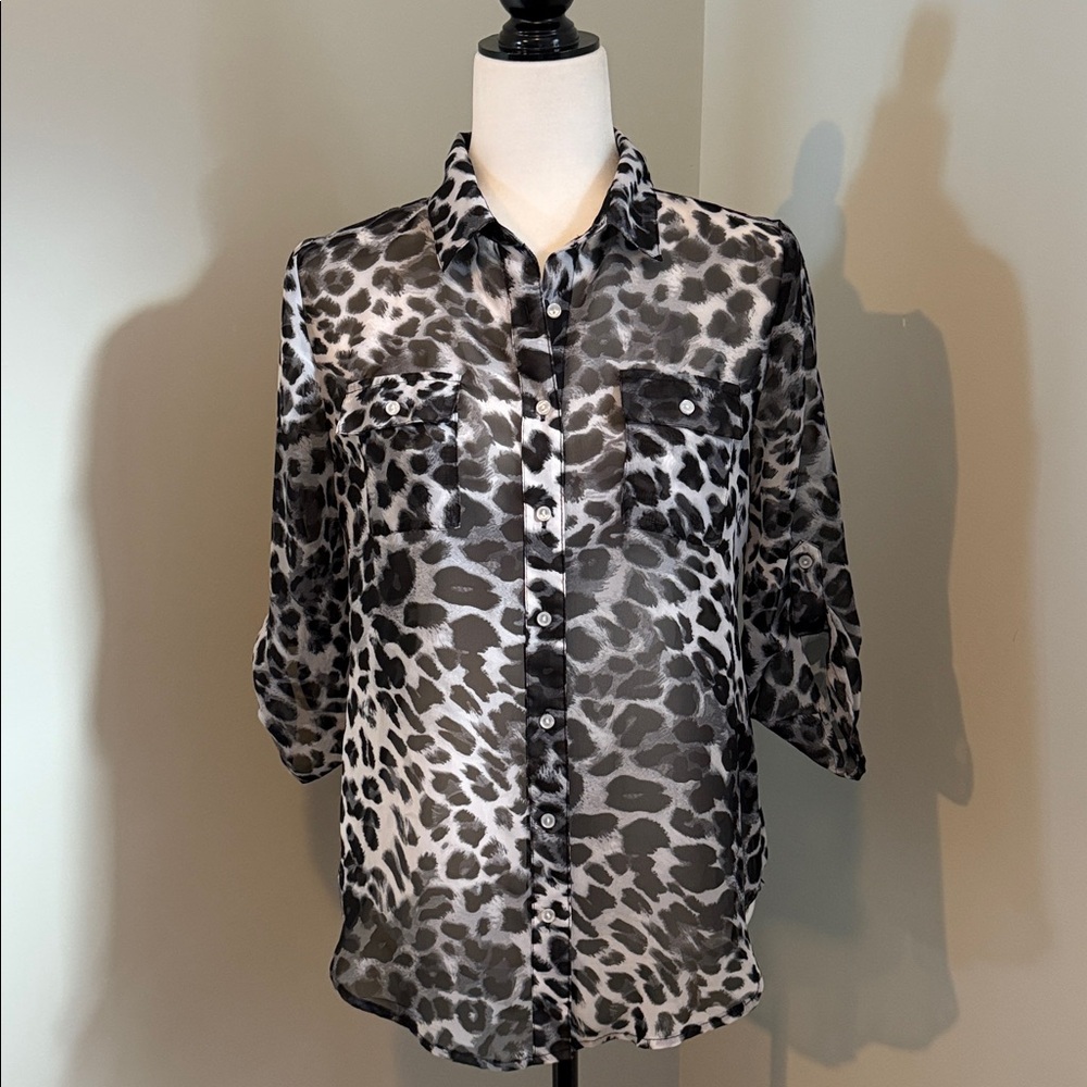 Bluenotes Gorgeous Black and White Animal Print Blouse Size Small 3/4 sleeve EUC